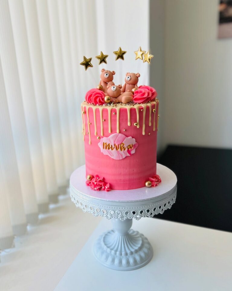 Instagram post from delish.bakery.uk. This post is in position 11.