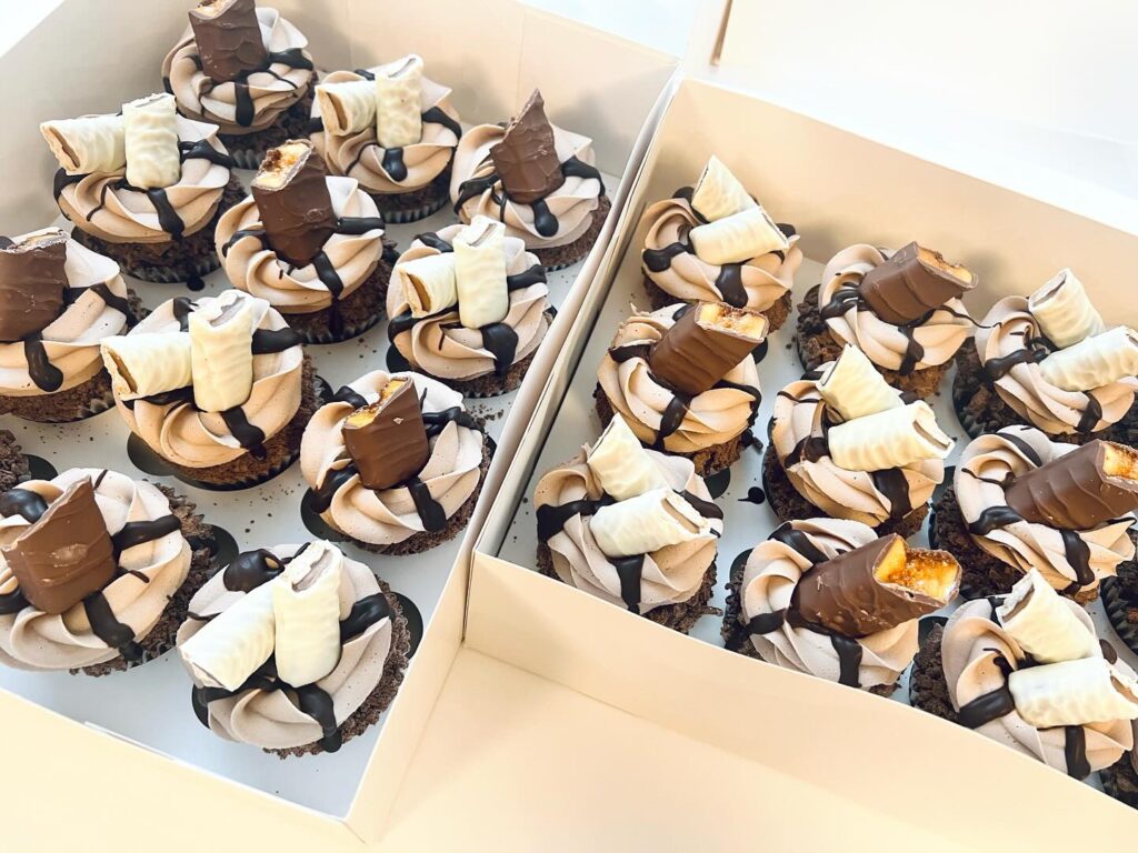 Instagram post from delish.bakery.uk. This post is in position 22.