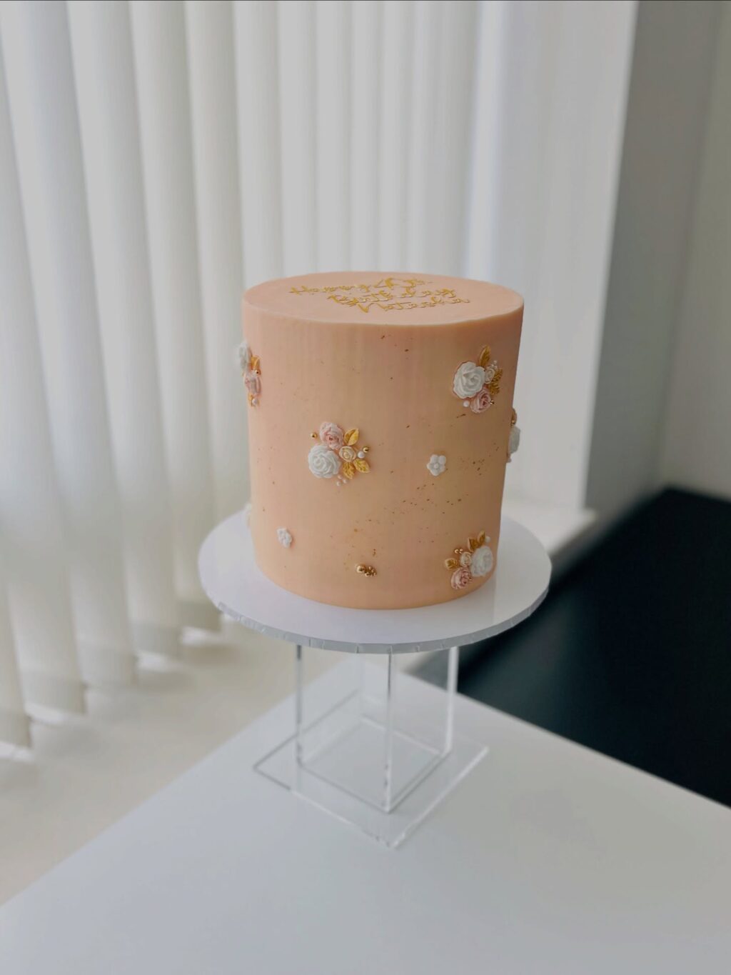 Instagram post from delish.bakery.uk. This post is in position 0.