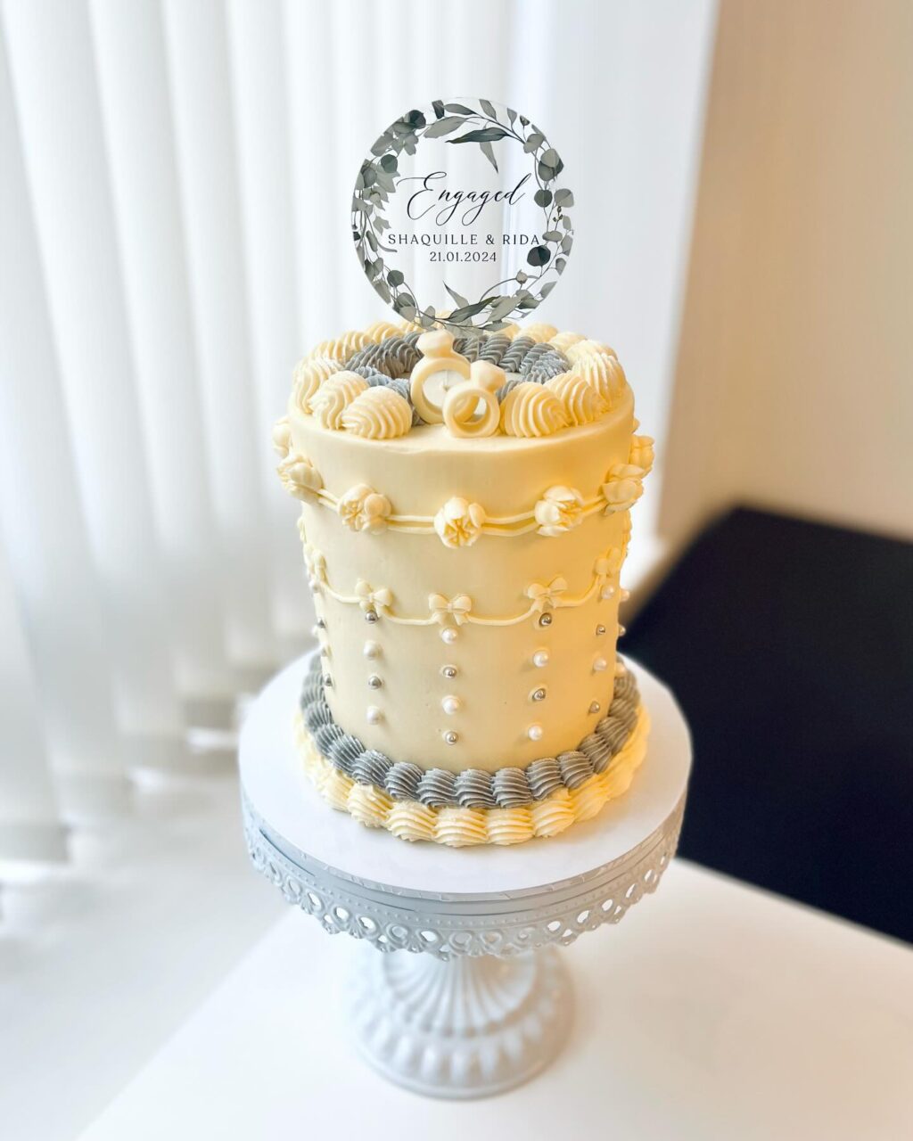 Instagram post from delish.bakery.uk. This post is in position 21.