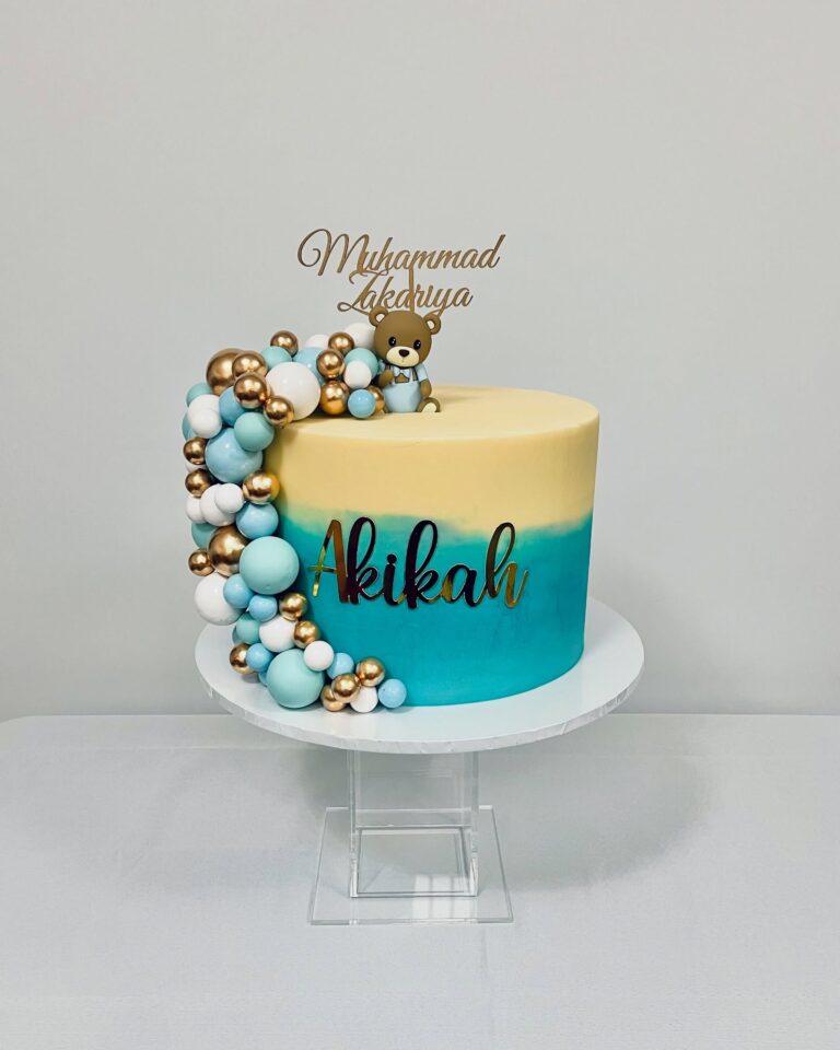 Instagram post from delish.bakery.uk. This post is in position 3.