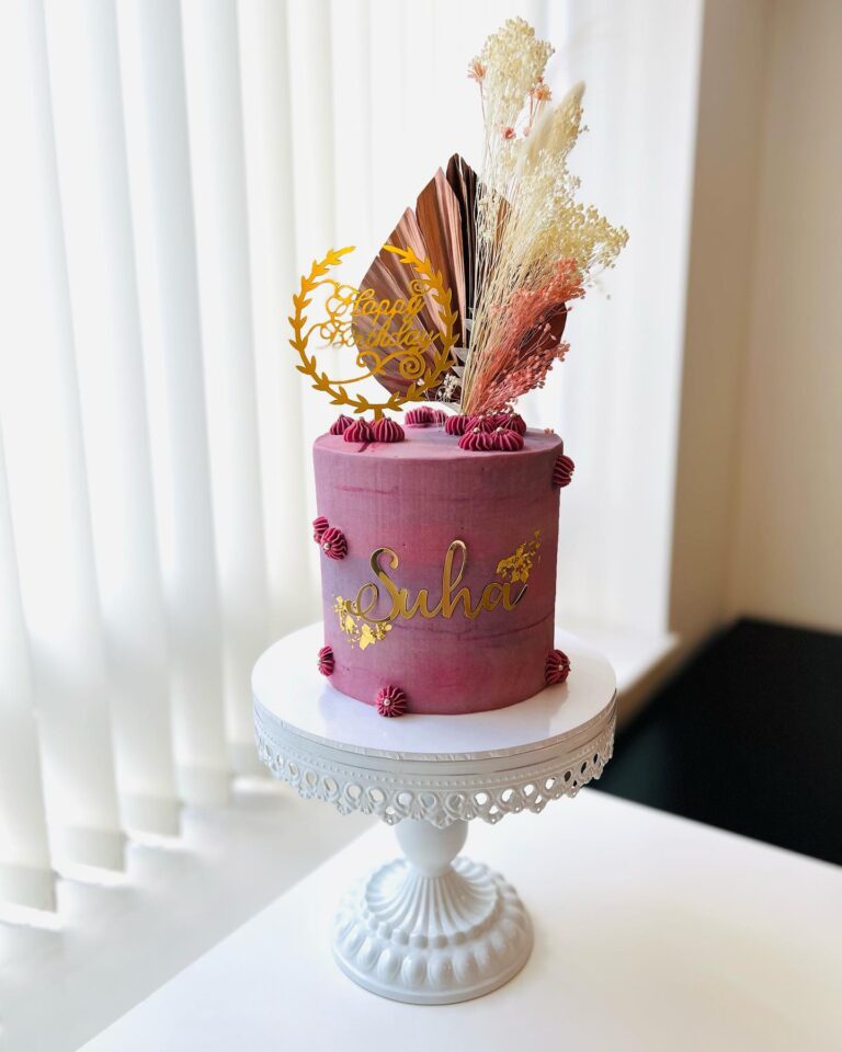 Instagram post from delish.bakery.uk. This post is in position 37.