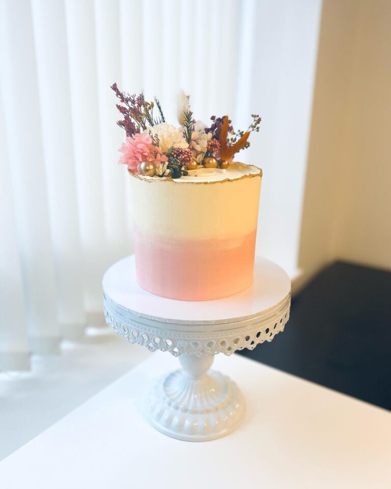 Instagram post from delish.bakery.uk. This post is in position 29.